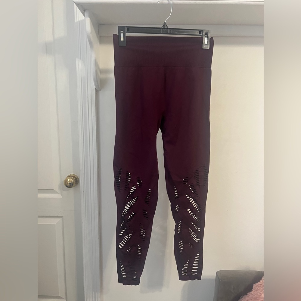 FINAL PRICE Victoriaβs Secret Pink Cool Comfy Purple Leggings Cut-outs